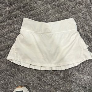 Girls Ivivva tennis skirt, size 7